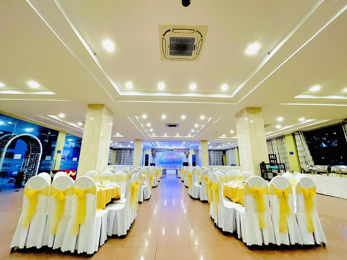 My Khe 2 Da Nang Seafront Hotel Exterior photo