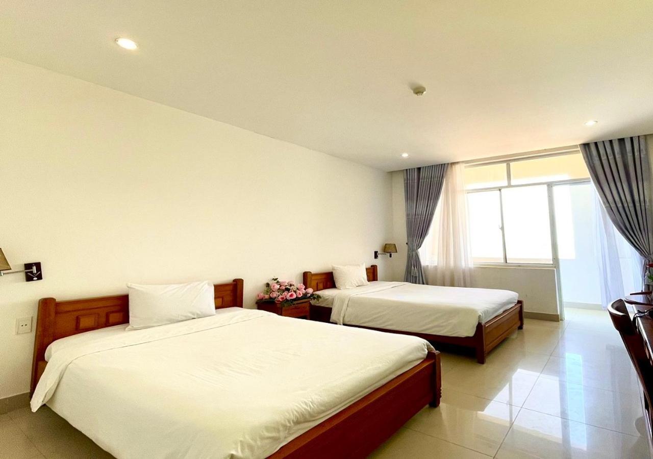 My Khe 2 Da Nang Seafront Hotel Exterior photo