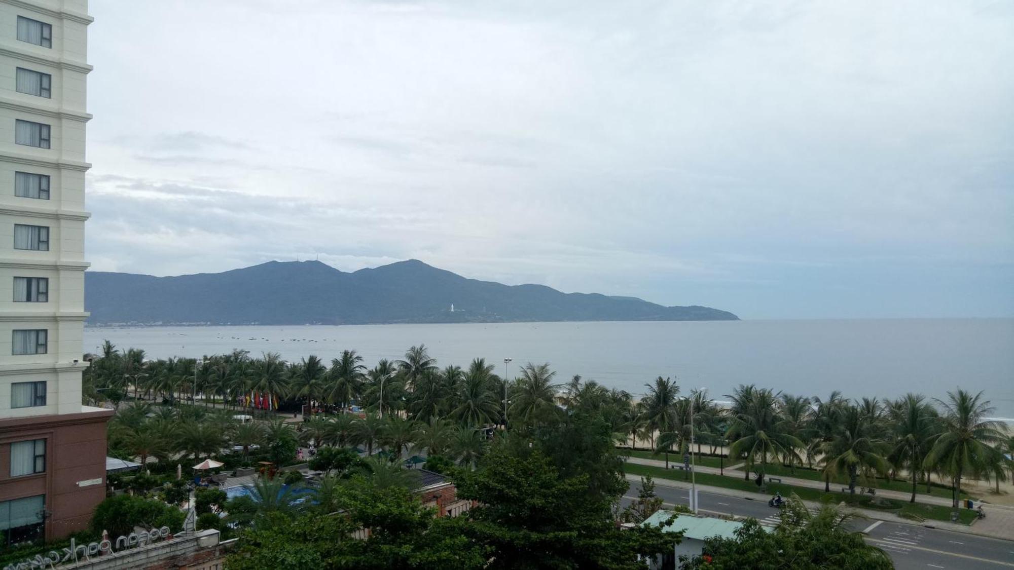 My Khe 2 Da Nang Seafront Hotel Exterior photo